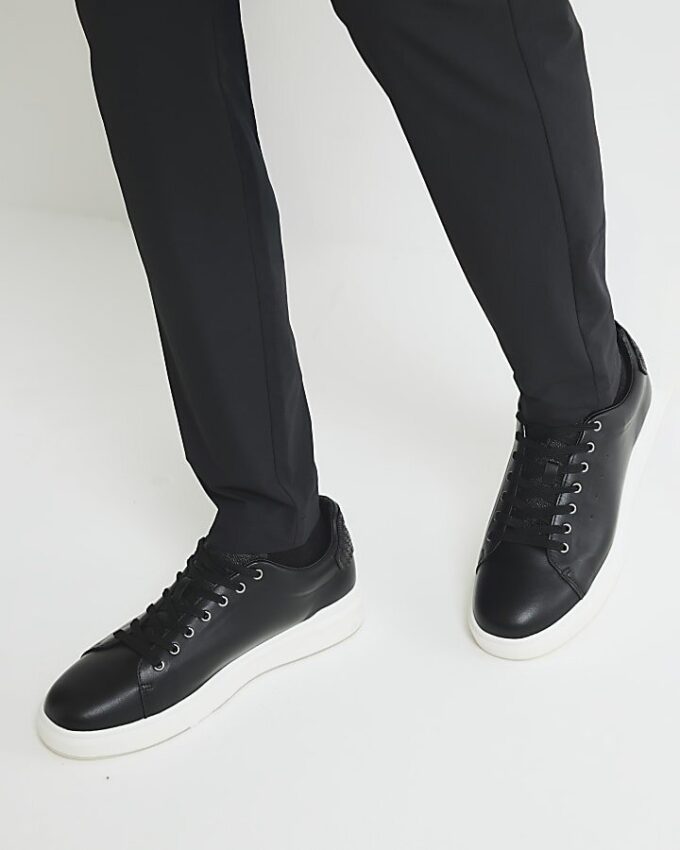 Svart monogrampanel sneakers