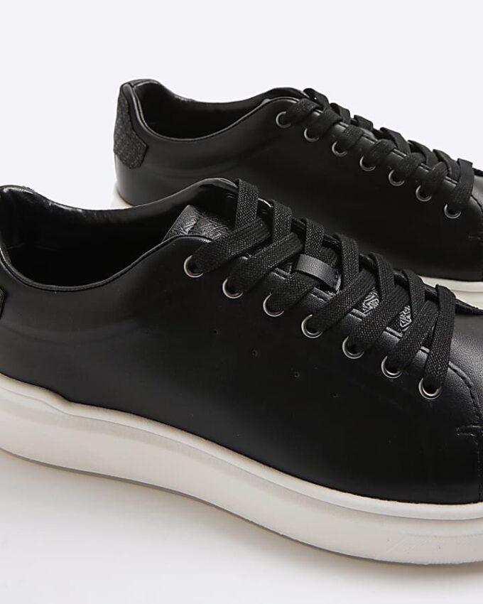 Svart monogrampanel sneakers
