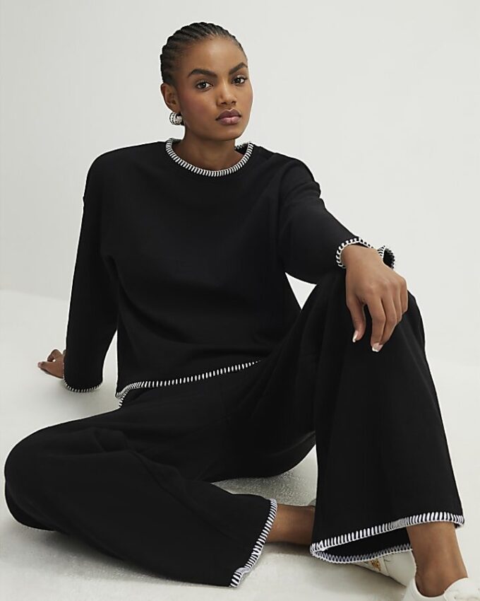 Svart mysig sweatshirt med whipstitch