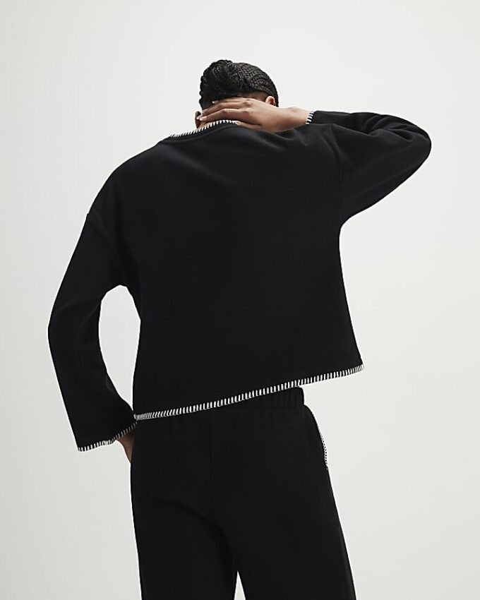 Svart mysig sweatshirt med whipstitch