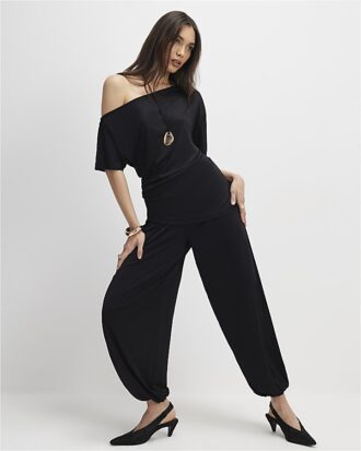 Svart off-shoulder-top med drapering