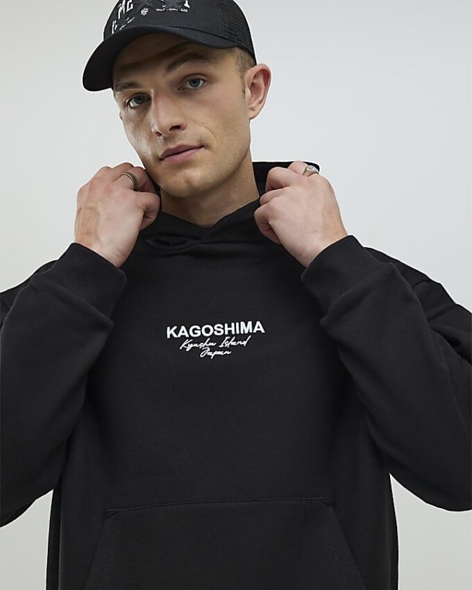 Svart oversized hoodie med Kagoshima Dragon-tryck