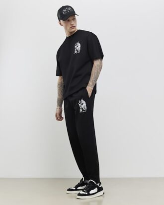 Svart oversized-passad japansk T-shirt-set