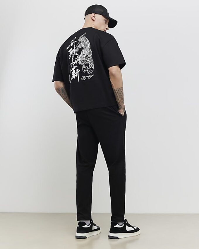 Svart oversized-passad japansk T-shirt-set