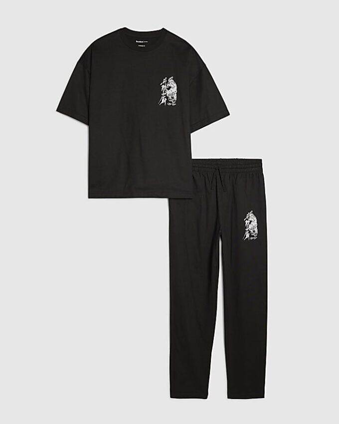 Svart oversized-passad japansk T-shirt-set