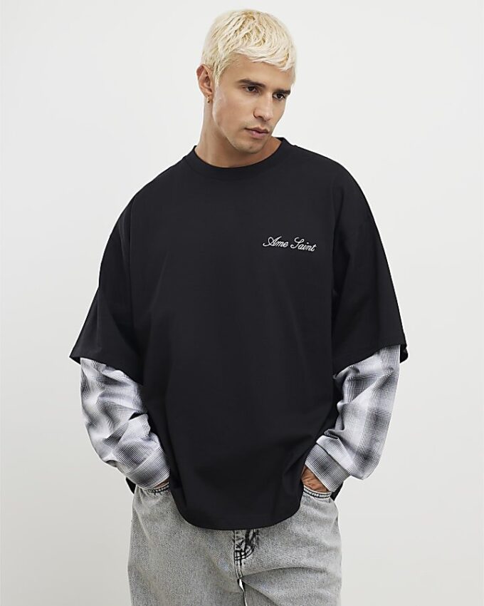 Svart oversized-passad T-shirt med lager på lager-mönster Svart oversized-passad T-shirt med lager på lager-mönster