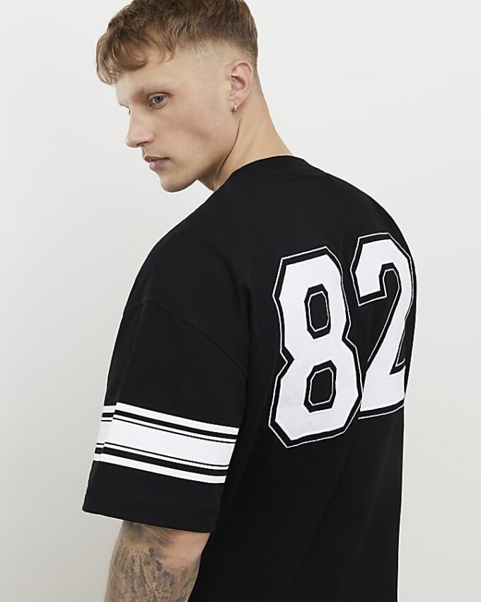 Svart oversized-passformad T-shirt med 72 ränder