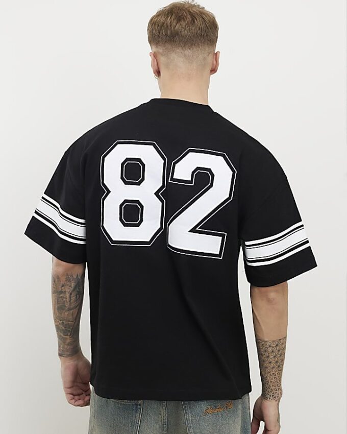 Svart oversized-passformad T-shirt med 72 ränder