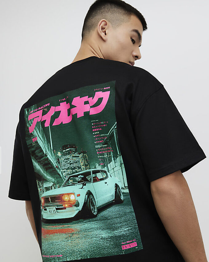 Svart oversized-passformad T-shirt med japansk bil