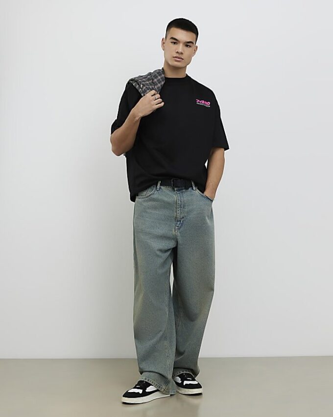 Svart oversized-passformad T-shirt med japansk bil