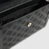 Svart präglad charm-tote
