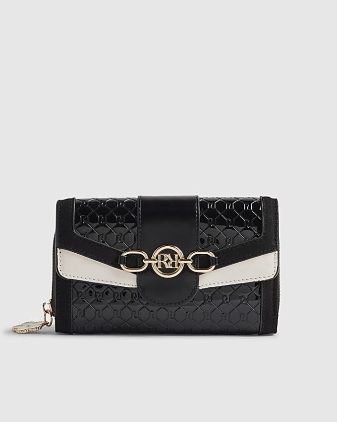 Svart präglad plånbok med lock och monogram