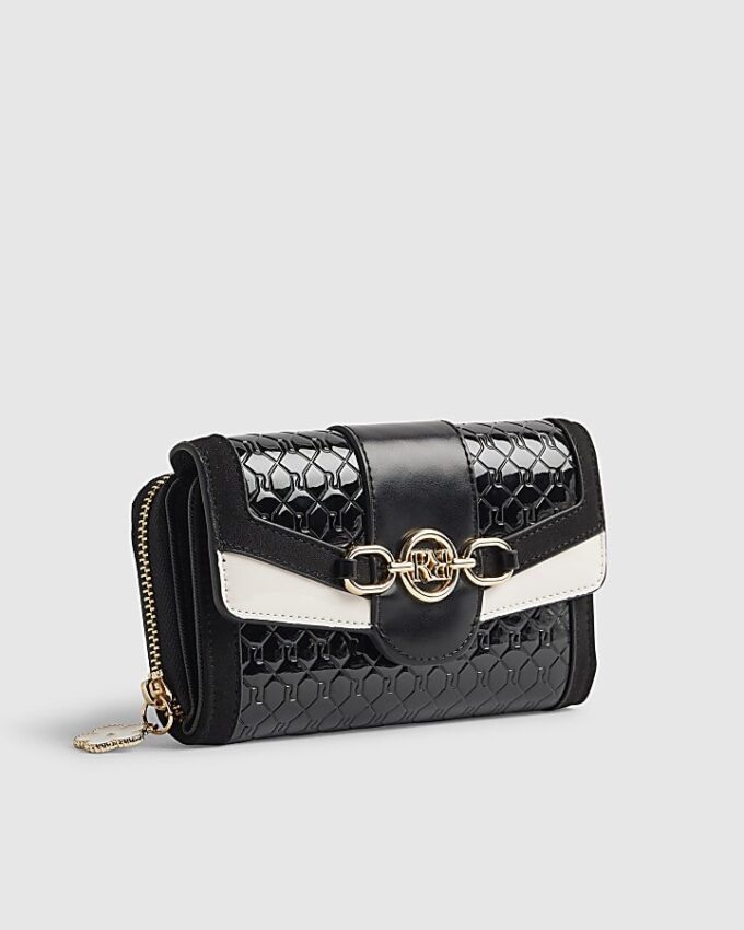 Svart präglad plånbok med lock och monogram