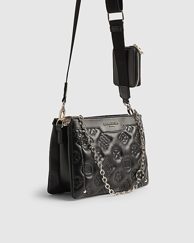 Svart quiltad crossbody-väska med monogram