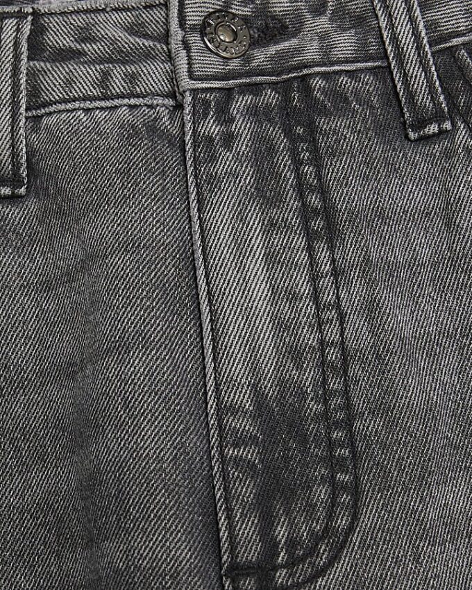 Svart Relaxed Straight Jeans