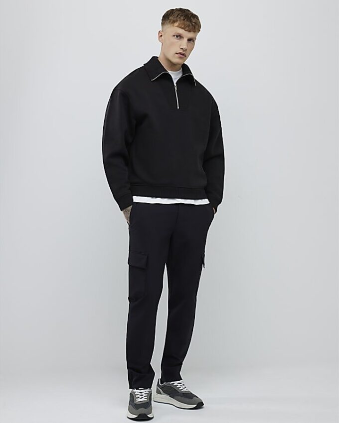 Svart ribbad sweatshirt med normal passform