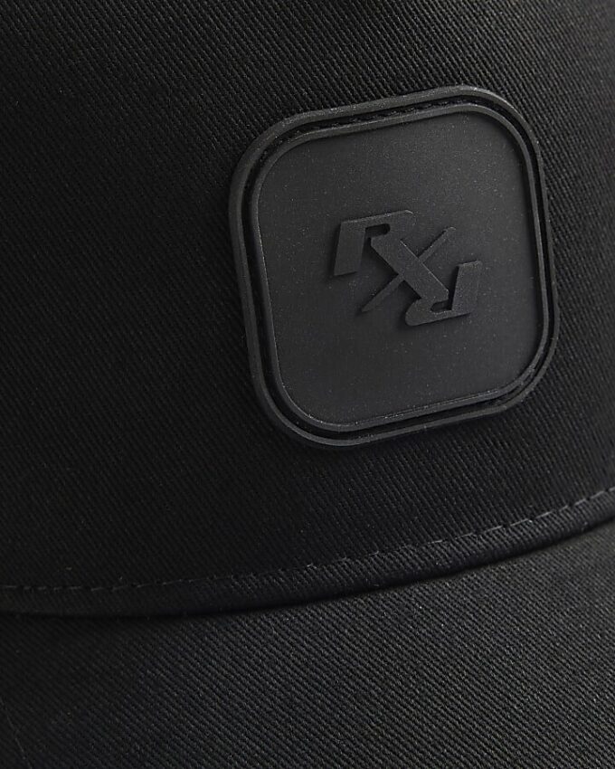 Svart RXR-keps med gummerad emblem
