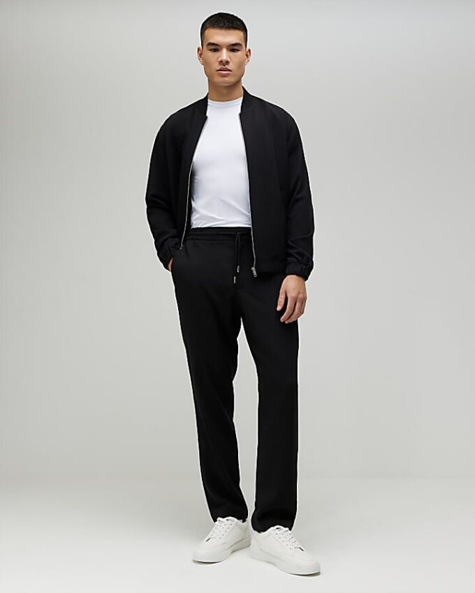 Svart slim fit-bomberjacka Svart slim fit-bomberjacka