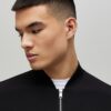 Svart slim fit-bomberjacka Svart slim fit-bomberjacka