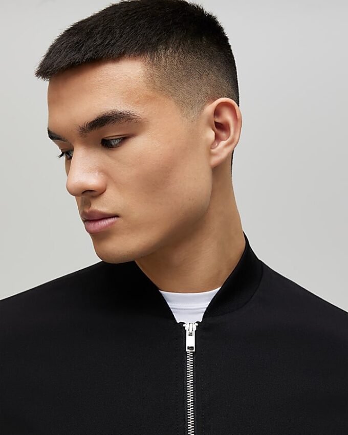 Svart slim fit-bomberjacka Svart slim fit-bomberjacka