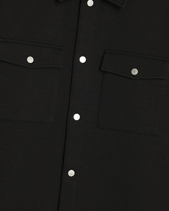 Svart slim fit-skjorta med krage