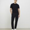 Svart slim fit-T-shirt