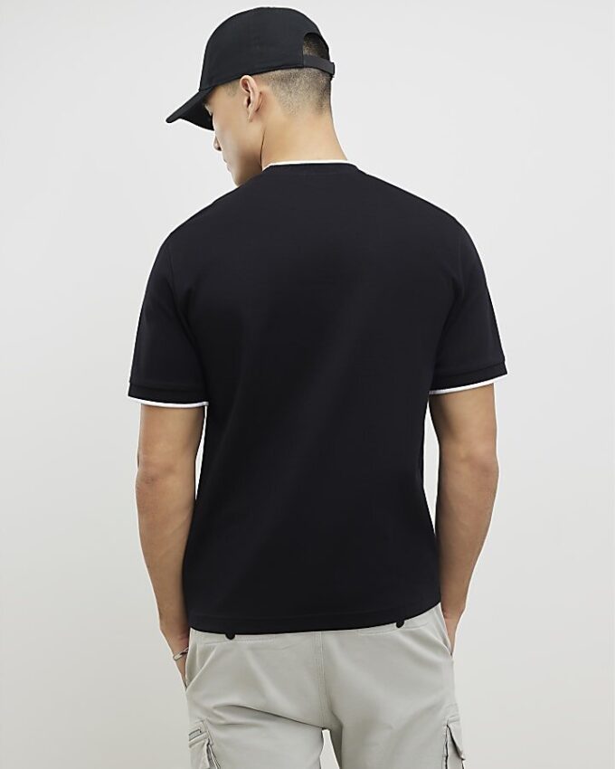 Svart slim fit-T-shirt med MCMXII-märke