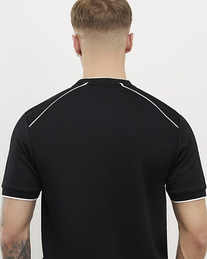 Svart slim fit-T-shirt med piping
