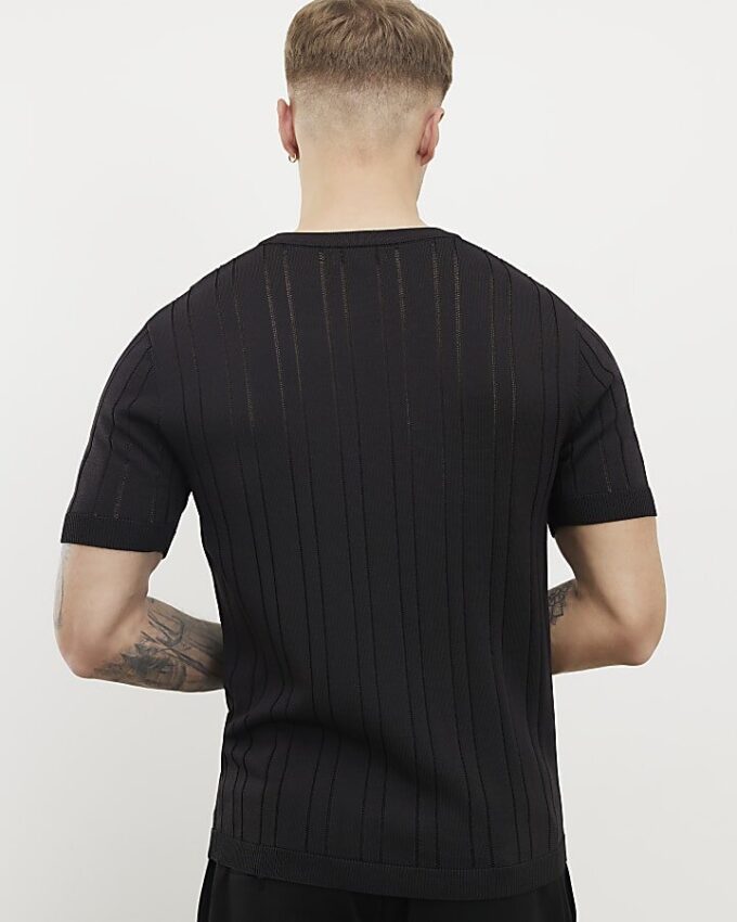 Svart slim fit-T-shirt med ribbade kanter