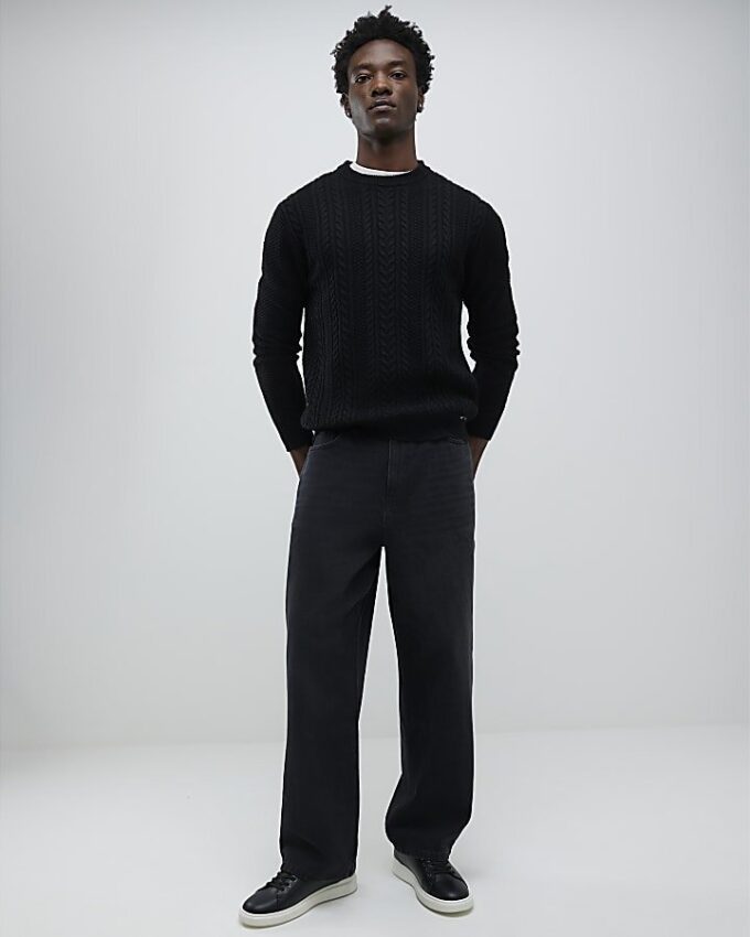 Svart slim fit-tröja i kabelstickning