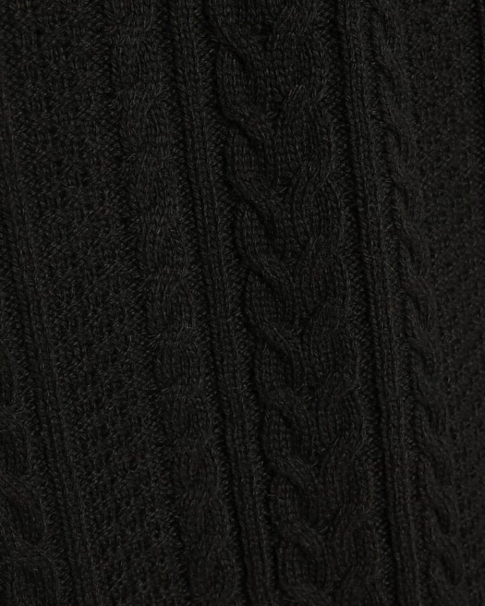 Svart slim fit-tröja i kabelstickning