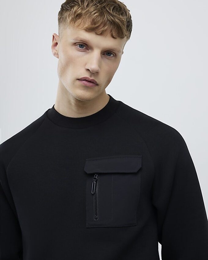 Svart slim fit-tröja i nylonhybrid