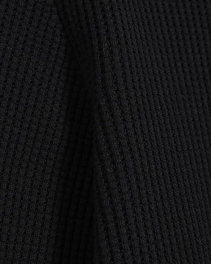 Svart slim fit-tröja i våffelstickat