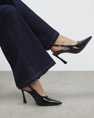 Svart slingback-klack med logo