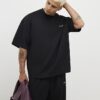 Svart T-shirt i oversized-modell