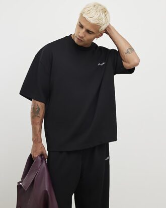 Svart T-shirt i oversized-modell