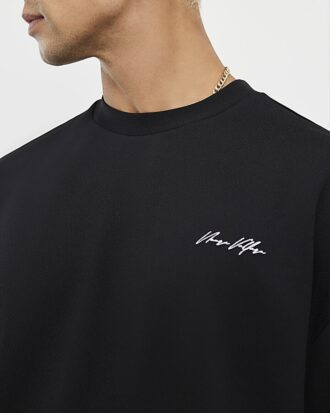 Svart T-shirt i oversized-modell