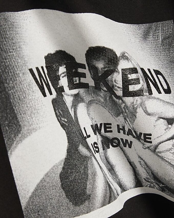 Svart T-shirt med fototryck