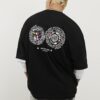 Svart T-shirt med internationella flaggor