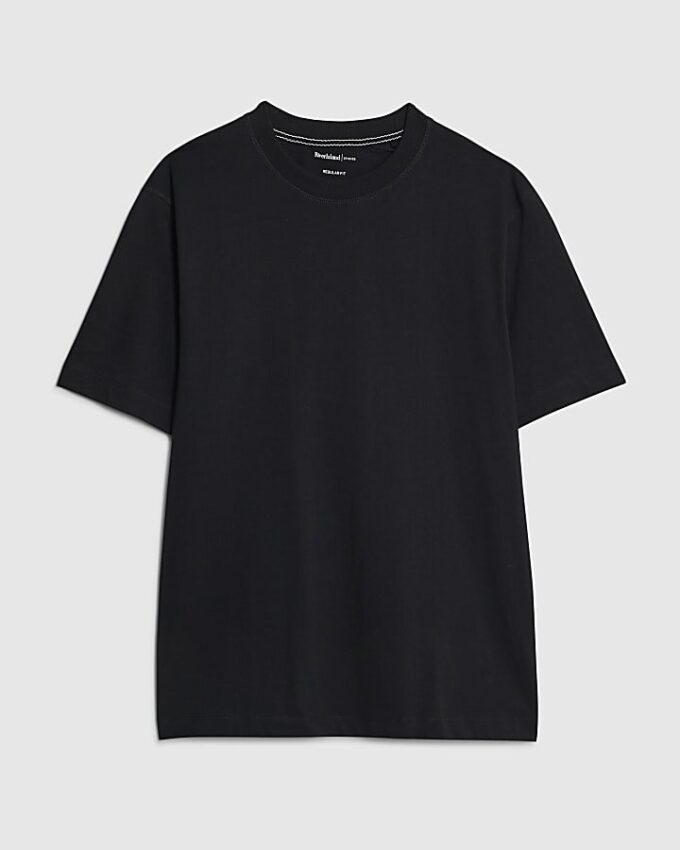 Svart T-shirt med normal passform Svart T-shirt med normal passform