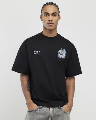 Svart T-shirt med oversized passform och Kazaki Crane-tryck