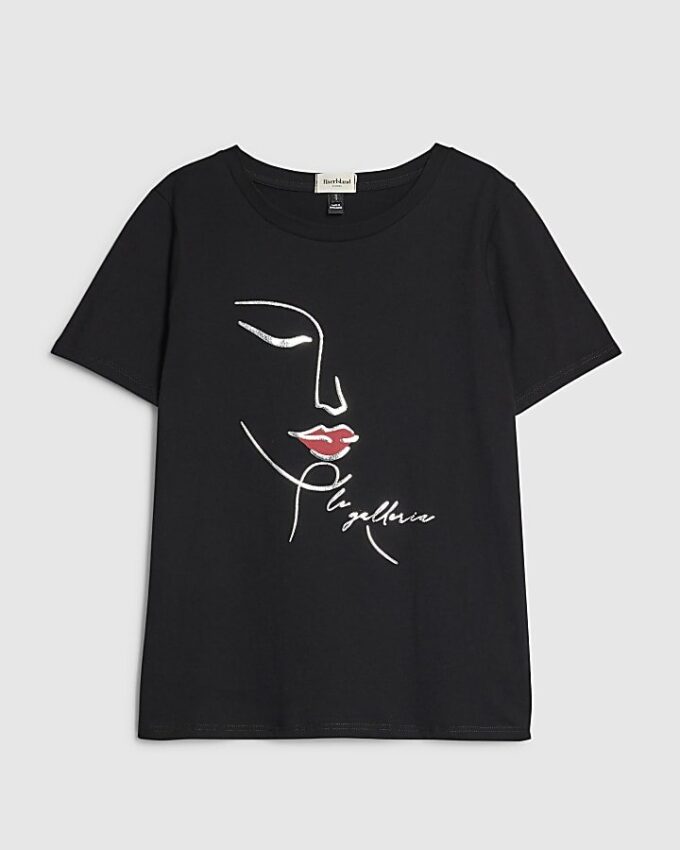 Svart T-shirt med skissartat ansikte i folie