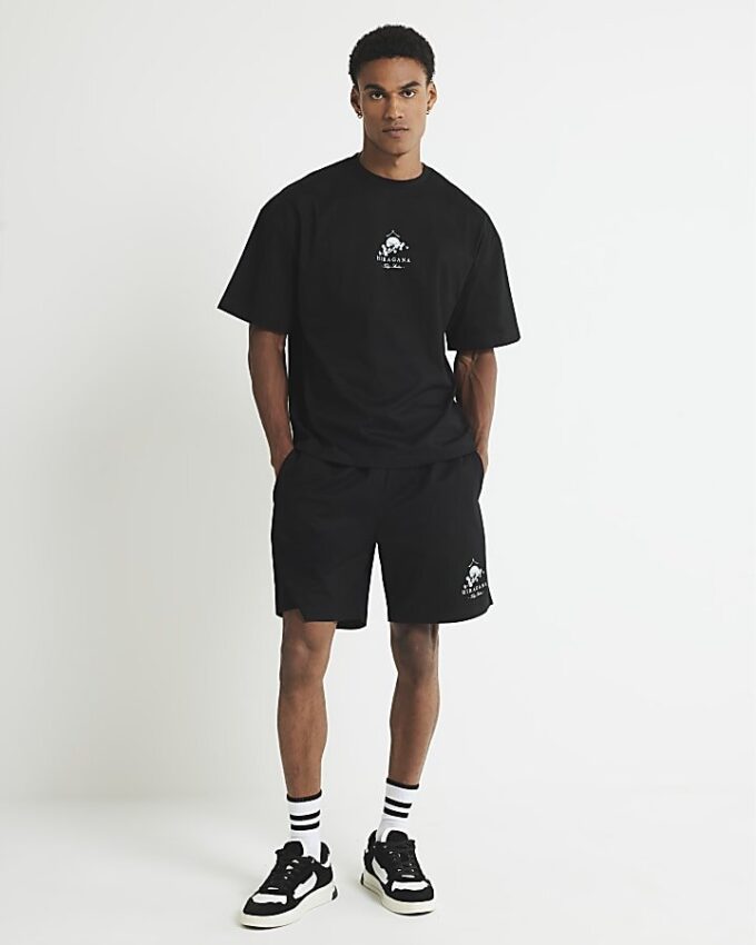 Svart T-shirt och shorts med japanskt tryck Svart T-shirt och shorts med japanskt tryck