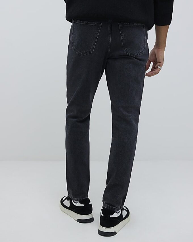 Svart tapered fit-tvättad jeans