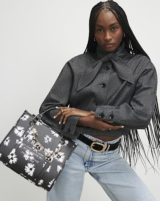 Svart totebag med daisy chain