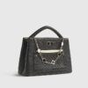 Svart totebag med ficka fram och charm