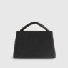 Svart totebag med ficka fram och charm