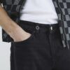 Svart tvättade jeans med lös passform