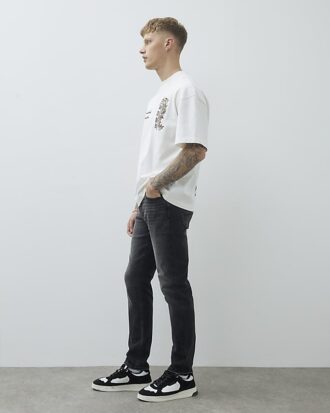Svart tvättade slim fit-jeans