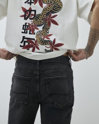Svart tvättade slim fit-jeans